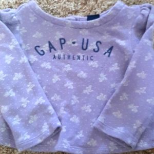 Gap shirt ❤️ Bundle and Save!!